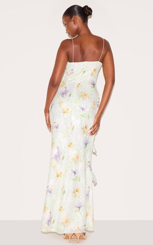 Multi Robe Longue À Volants Brodés De Fleurs | Taille 42 - PrettyLittleThing - Modalova