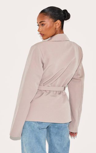 Blazer Ajusté Asymétrique Croisé Avec Taille Ajustable Shape | Taille 42 - PrettyLittleThing - Modalova