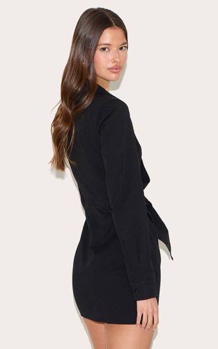 Black Robe Chemise Asymétrique En Tissu Tissé Avec Détail De Perles | Taille 36 - PrettyLittleThing - Modalova