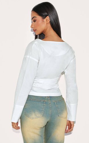 White Chemise Cintrée Petite Avec Taille Froncée | Taille 36 - PrettyLittleThing - Modalova