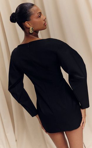 Black Robe Blazer Cintrée À La Taille Avec Manches Cocon | Taille 42 - PrettyLittleThing - Modalova