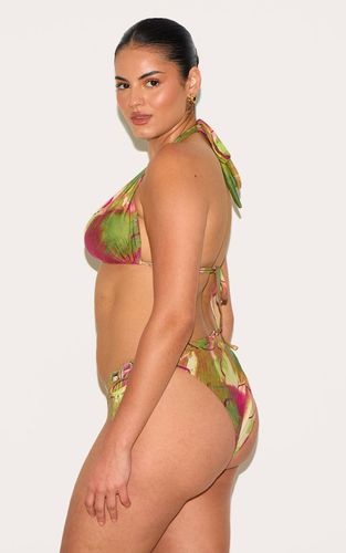 Olive Bas De Bikini Grande Taille À Imprimé Orchidée Avec Liens Sur Les Côtés | Taille 56 - PrettyLittleThing - Modalova