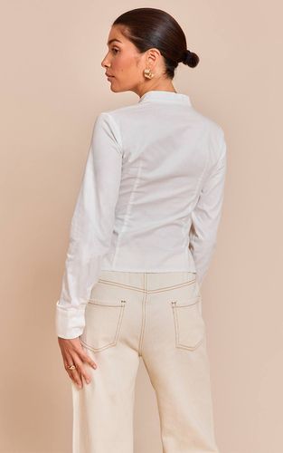 White Chemise Zippée Petite Taille | Taille 34 - PrettyLittleThing - Modalova