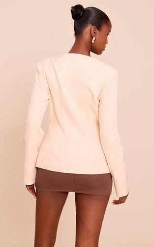 Veste Cintrée Col Rond À Multiples Boutons | Taille XS - PrettyLittleThing - Modalova