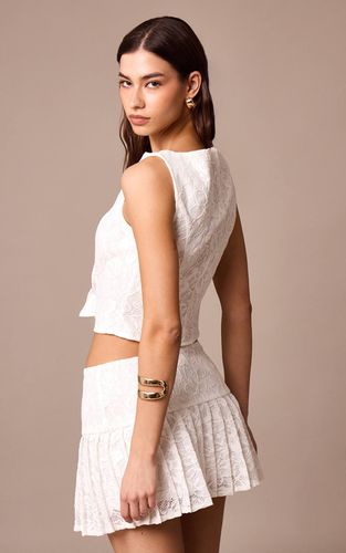 White Haut Col Bateau En Dentelle À Boutons | Taille 42 - PrettyLittleThing - Modalova