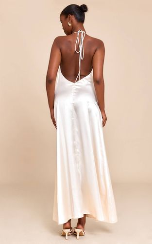 Cream Robe Longue Nuisette En Satin À Dos Lacé | Taille 42 - PrettyLittleThing - Modalova