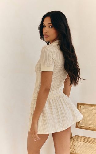 Cream Jupe-short Mini Texturée Avec Détails Boutonnés | Taille 42 - PrettyLittleThing - Modalova