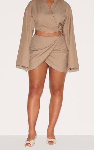 Mocha Ensemble Jupe Mini Portefeuille Ajustée Shape En Tailleur | Taille 36 - PrettyLittleThing - Modalova