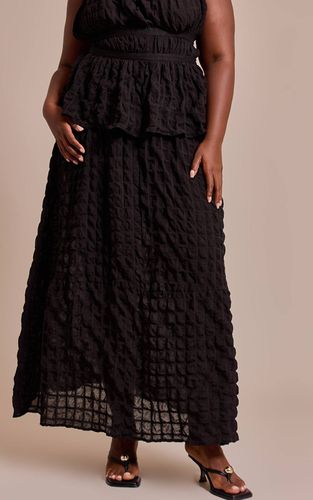 Black Jupe Longue Froncée Texturée Grande Taille Coordonnée | Taille 44 - PrettyLittleThing - Modalova