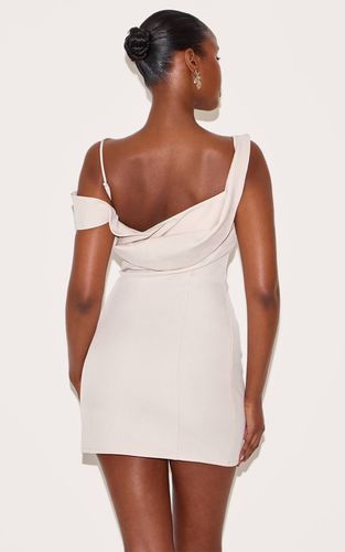 Cream Robe Mini Drapée En Tissu Tissé | Taille 42 - PrettyLittleThing - Modalova