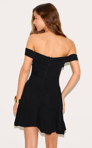 Black Robe Droite À Épaules Dénudées | Taille 36 - PrettyLittleThing - Modalova