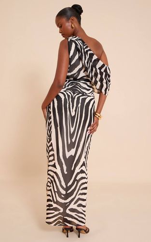 Brown Robe Longue En Mousseline Imprimé Zèbre Avec Détail Drapé | Taille 32 - PrettyLittleThing - Modalova