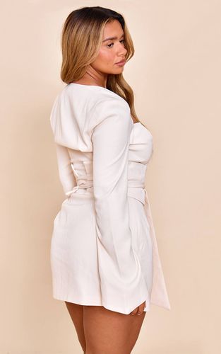 Cream Robe Mini Cintrée À Cœur Avec Ceinture Shape | Taille 36 - PrettyLittleThing - Modalova