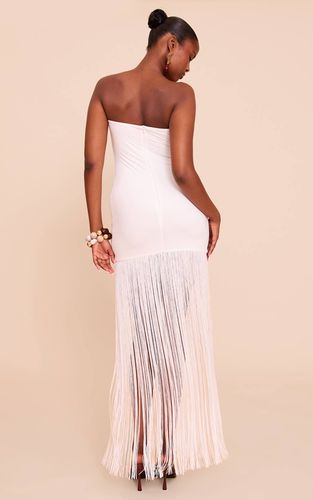 Cream Robe Maxi Bandeau À Franges Toucher Doux | Taille 36 - PrettyLittleThing - Modalova