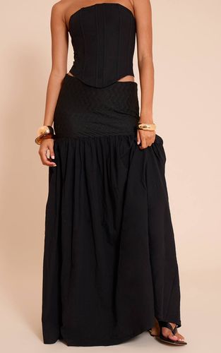 Black Jupe Longue Texturée À Taille Basse En Tissu Léger Tissé | Taille 32 - PrettyLittleThing - Modalova