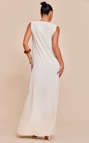 Cream Robe Maxi Sans Manches À Col Bateau Texturée | Taille 32 - PrettyLittleThing - Modalova
