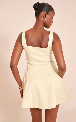 Lemon Robe Droite Sans Manches Tissée À Encolure Carrée | Taille 42 - PrettyLittleThing - Modalova