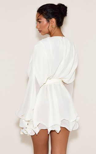 Cream Robe Droite À Manches Longues Fluide Avec Détail Nœud | Taille 42 - PrettyLittleThing - Modalova