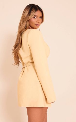 Butter Yellow Robe Mini Ajustée À Encolure Carrée Avec Boutons Martelés Shape | Taille 34 - PrettyLittleThing - Modalova