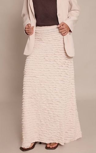 Cream Jupe Longue Fluide À Volants Extrêmes | Taille 42 - PrettyLittleThing - Modalova