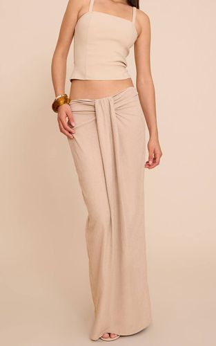 Jupe Longue Drapée Devant En Peau De Pêche | Taille 42 - PrettyLittleThing - Modalova