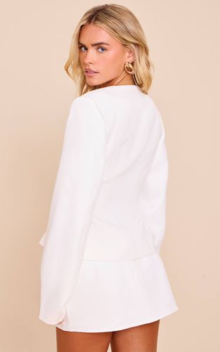 White Blazer Petite À Taille Cintrée Et Manches Cocon Avec Boutonnage | Taille 42 - PrettyLittleThing - Modalova