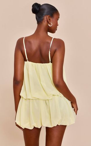 Lemon Robe Droite À Bretelles En Mousseline Froncée | Taille 42 - PrettyLittleThing - Modalova