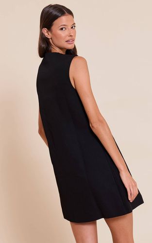 Black Robe Mini Trapèze Boutonnée En Tissu Tissé Ajusté | Taille 32 - PrettyLittleThing - Modalova