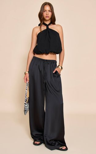 Black Pantalon Large En Satin À Cordon De Serrage | Taille 42 - PrettyLittleThing - Modalova