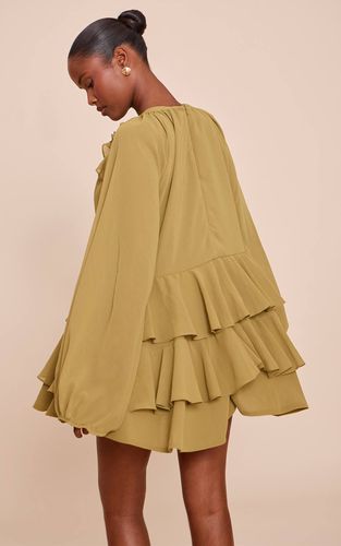 Olive Combinaison-short Fluide À Volants En Mousseline Crème | Taille 32 - PrettyLittleThing - Modalova