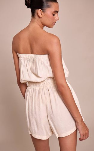 Cream Combi-short Bandeau Texturée Tissée | Taille 32 - PrettyLittleThing - Modalova