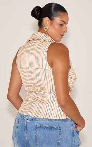 Top Grande Taille Sans Manches À Rayures Plongeant Froncé | Taille 44 - PrettyLittleThing - Modalova