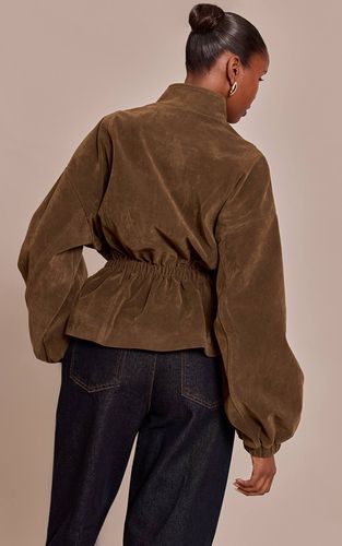 Khaki Veste En Synthétique Cintrée À La Taille | Taille XS - PrettyLittleThing - Modalova