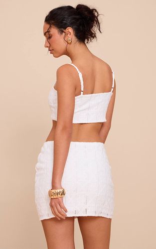 White Brassière Texturée Au Crochet | Taille 44 - PrettyLittleThing - Modalova