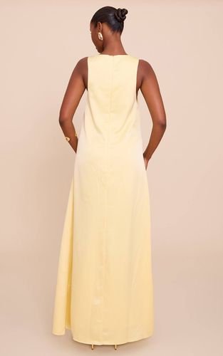 Lemon Robe Longue En Satin Sans Manches À Encolure Bateau | Taille 32 - PrettyLittleThing - Modalova