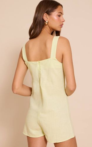 Lemon Combinaison Courte Aspect Lin Avec Détail Poches Et Liens Aux Épaules | Taille 32 - PrettyLittleThing - Modalova