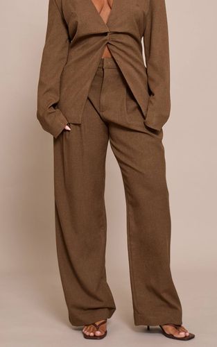 Pantalon Droit Taille Haute Ajusté Shape | Taille 36 - PrettyLittleThing - Modalova