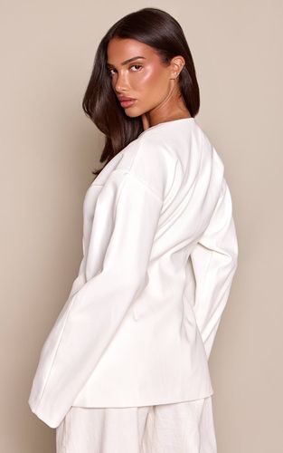 Cream Blazer Sans Col À Boutons Recouverts De Tissu | Taille 42 - PrettyLittleThing - Modalova