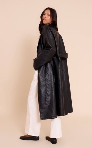 Black Trench Coat Long En Synthétique | Taille Large - PrettyLittleThing - Modalova