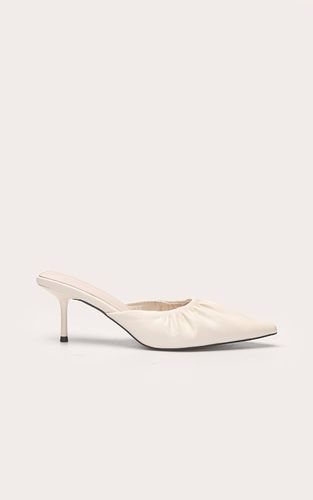 Cream Mule À Talon Bas Froncée En Synthétique | Taille 36 - PrettyLittleThing - Modalova