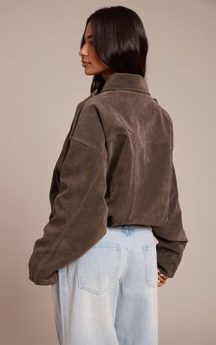 Khaki Veste Zippée Oversize En Synthétique Petite | Taille Large - PrettyLittleThing - Modalova