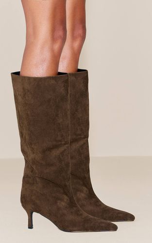 Olive Bottes Hautes À Bout Pointu En Synthétique Et Petit Talon | Taille 41 - PrettyLittleThing - Modalova