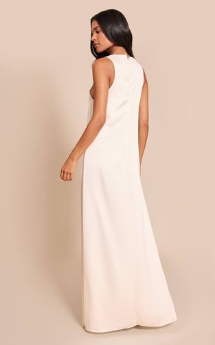 Cream Robe Longue Satinée Col Bateau Sans Manches Coupe Tall | Taille 32 - PrettyLittleThing - Modalova