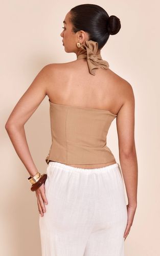 Haut Dos Nu Tissé Avec Détails De Perles | Taille 42 - PrettyLittleThing - Modalova