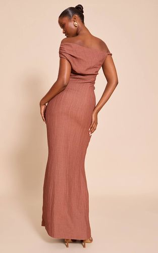 Brown Robe Longue Texturée Asymétrique À Une Épaule | Taille 32 - PrettyLittleThing - Modalova