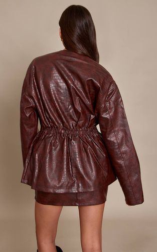 Brown Veste En Synthétiquecuir Effet Croco Avec Taille Cintrée | Taille 32 - PrettyLittleThing - Modalova
