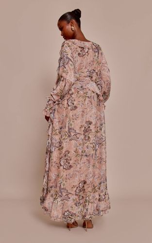 Blush Robe Longue À Imprimé Fleuri Avec Décolleté Plongeant Et Volants Extrêmes | Taille 32 - PrettyLittleThing - Modalova