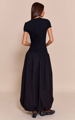 Black Robe Maxi Taille Basse Style T-shirt À Ourlet Bouffant | Taille 38 - PrettyLittleThing - Modalova