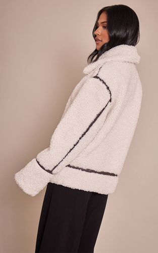 Cream Aviateur Tall À Détails De Panneaux Borg | Taille XS - PrettyLittleThing - Modalova