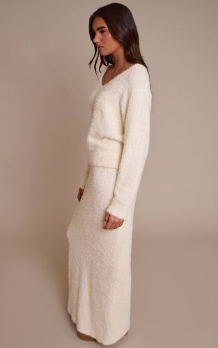 Cream Jupe Longue En Maille Duveteuse | Taille Small - PrettyLittleThing - Modalova